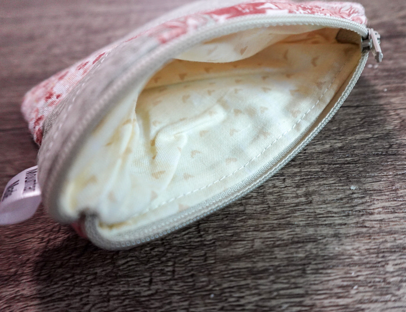 Small Zipper Pouch - Patchwork / Cream Hearts Lining