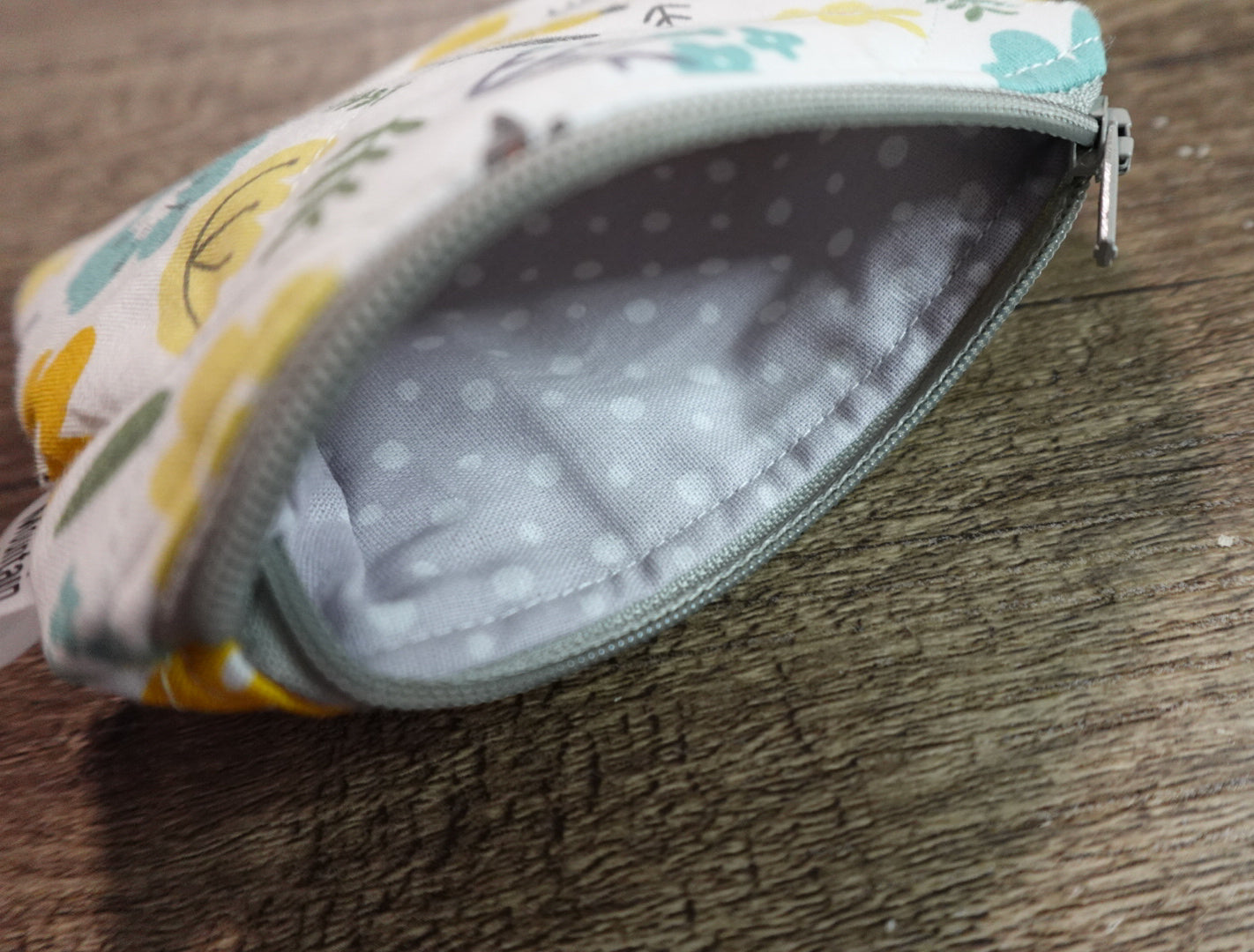 Small Zipper Pouch - White Floral / Grey Dots Lining