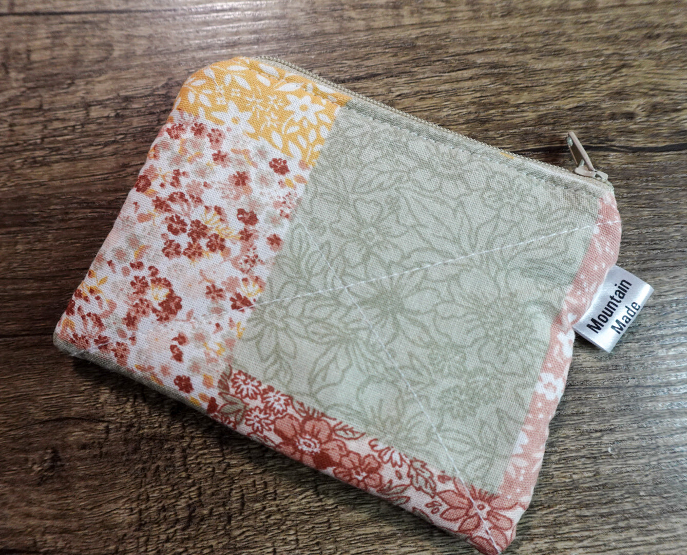 Small Zipper Pouch - Patchwork / White and Grey Lining